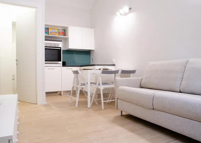 La Baby By Happyhostorino * Turin